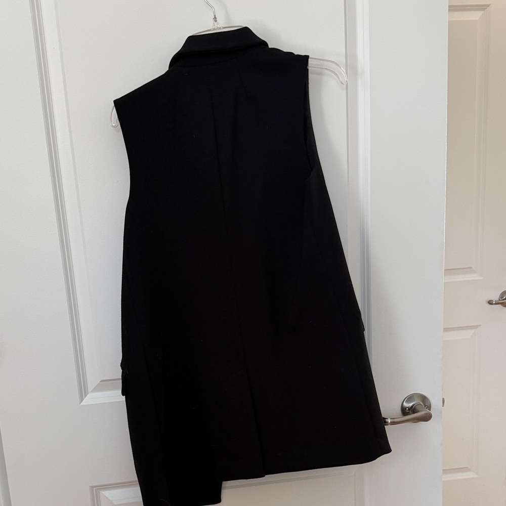 Banana Republic Black Sleeveless Blazer - Picture 3 of 3